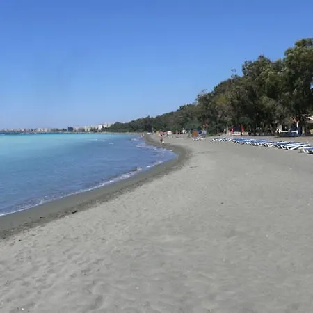 River Beach With Pool Apartament